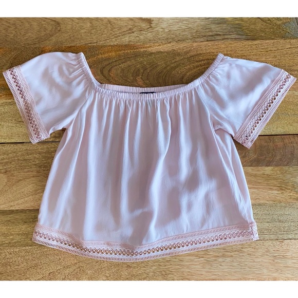 Express Off The Shoulder Lace Trim Top NWT - Picture 4 of 16